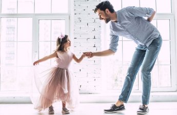 “Ata həyat yoldaşına demədiyi sözü qızına deyir, oğul da ilk sevdiyi qızı anasına göstərir”-psixoloqdan maraqlı AÇIQLAMALAR