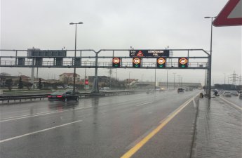 На трассе Зыхский круг - аэропорт из-за дождя снижен скоростной режим