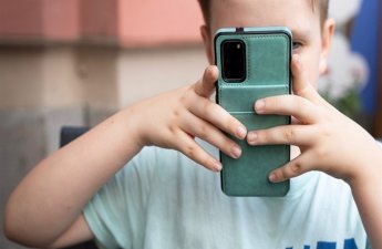 Britaniya 16 yaşdan kiçik uşaqların sosial mediadan istifadəsini qadağan edə bilər