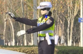 Çində robot yol polisləri fəaliyyətə başladı