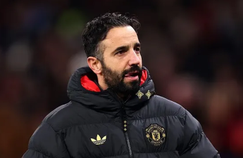 “Mançester Yunayted”dən ayrıldı, yenidən Premyer Liqa klubunda işləyə bilər