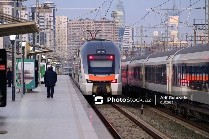 АЖД перешли на усиленный режим работы из-за неблагоприятных погодных условий