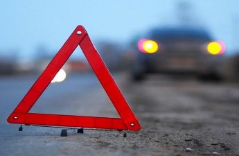 Məktəb direktoru avtomobillə piyadanı vurdu