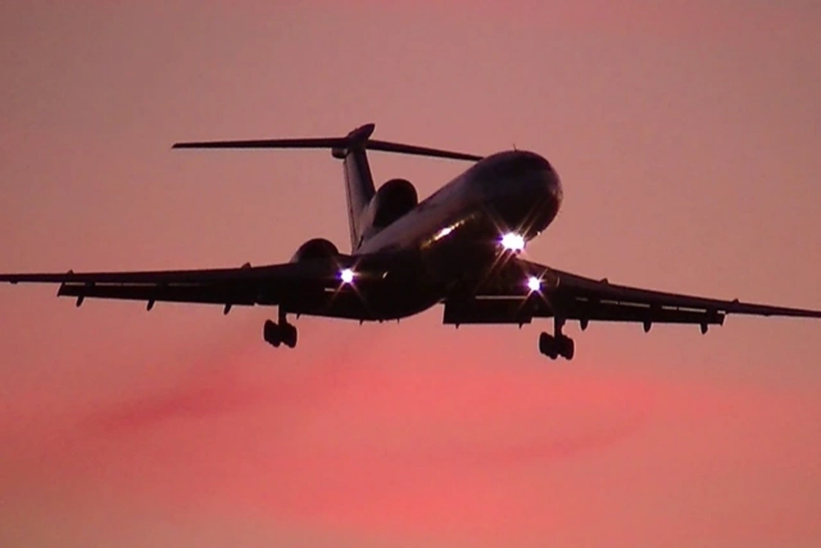 İran hava məkanını 5 saat bağlı saxladı