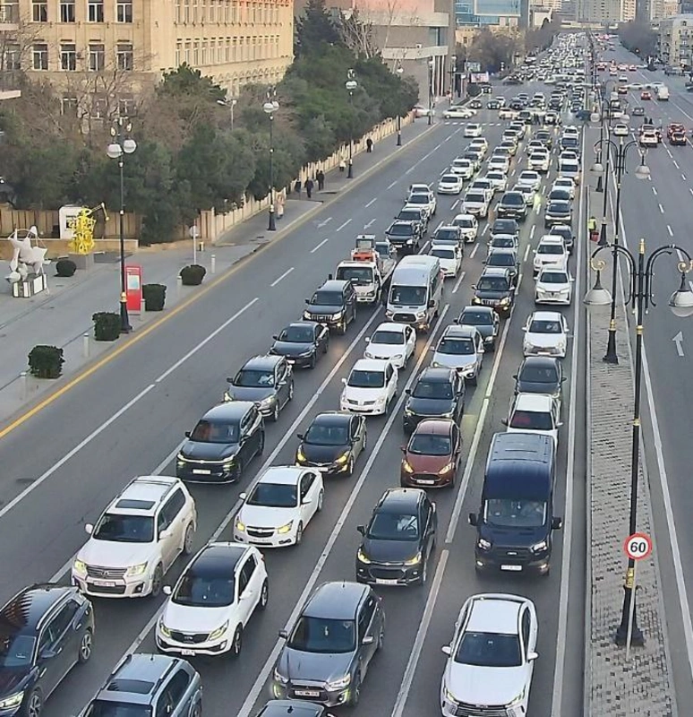 Bakının bu küçələrində sıxlıq var - SİYAHI