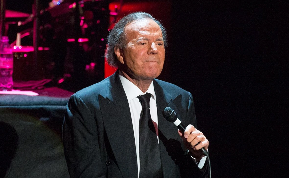 Хулио Иглесиас отверг обвинения в домогательствах