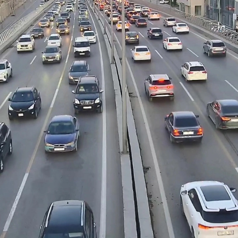 Paytaxtda 22 istiqamətdə sıxlıq var