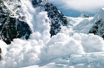 В австрийских Альпах при сходе лавин погибли пять человек