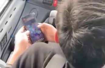 Уволен водитель автобуса Баку-Гянджа, игравший всю дорогу в мобильные игры