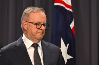 Albeneze Trampın Sülh Şurasında iştirak etmək istəyir