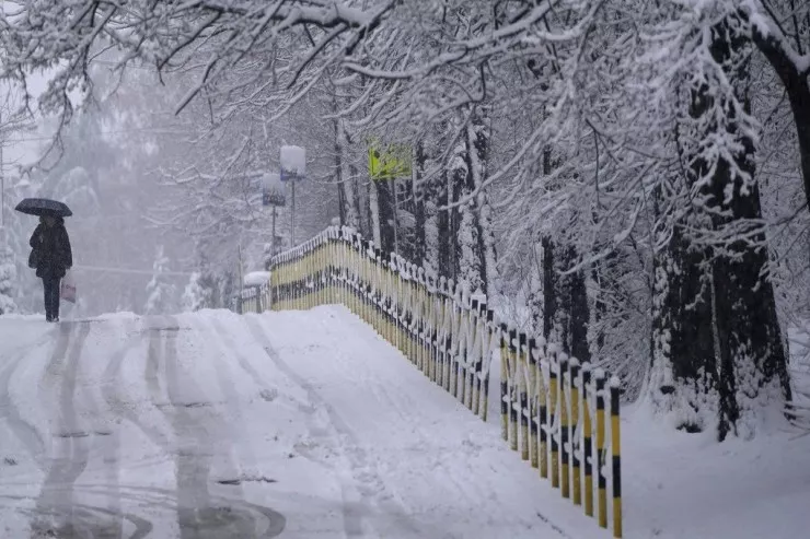 Bəzi yerlərdə qar yağır - FAKTİKİ HAVA