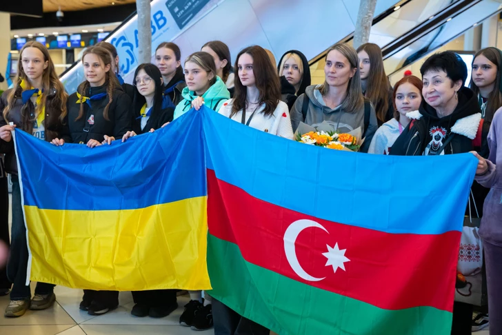 Азербайджан принял 132 украинских ребенка для психологической реабилитации