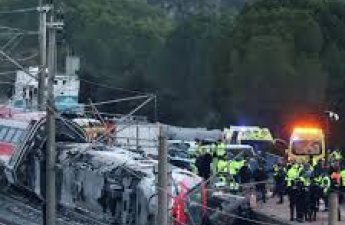 Испания объявила трехдневный траур по погибшим в Адамусе