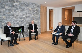 Prezident İlham Əliyev Davosda “Vestas Wind Systems” şirkətinin nümayəndəsi ilə görüşüb