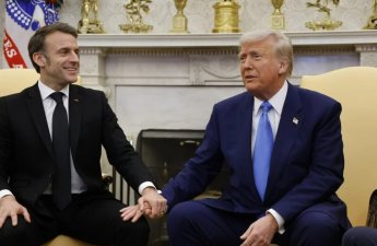 Трамп пообещал наказать Макрона