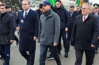 Ərdoğanın oğlu Gəncədə Şəhidlər xiyabanını ziyarət edib - FOTO