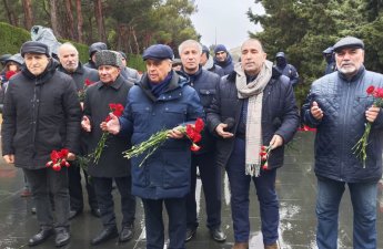 Azad Vətən Partiyası Bakıda və bölgələrdə 20 Yanvar şəhidlərinin xatirəsini yad edib - FOTO