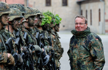 Pistorius: Almaniyada 12 ildən sonra ilk dəfə hərbi qüvvələrin sayı kəskin artıb