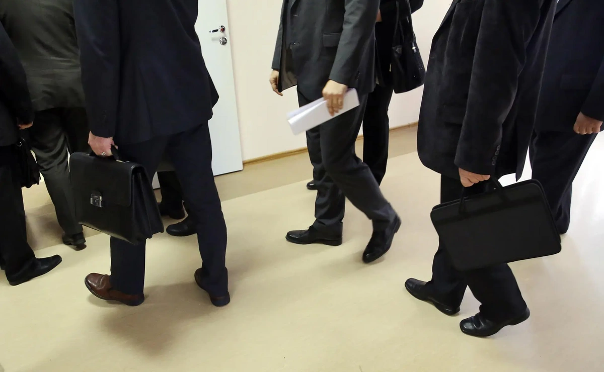 İcra başçısı müavinlərini, köməkçisini, baş mühasibi və memarı vəzifələrindən azad etdi