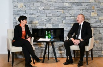 Prezident İlham Əliyev Davosda Avropa İttifaqının Genişlənmə üzrə komissarı Marta Kosla görüşüb - FOTO