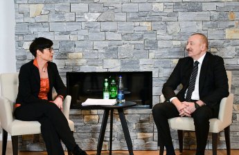 Президент Ильхам Алиев встретился в Давосе с комиссаром ЕC по вопросам расширения Мартой Кос-ФОТО
