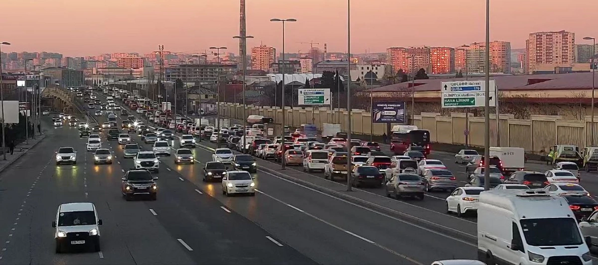 Paytaxtın bu küçələrində sıxlıq var - SİYAHI