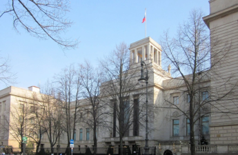 Almaniya Rusiya səfirliyinin əməkdaşını ölkədən çıxarır