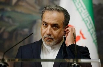 Арагчи - Зеленскому: Миру надоели растерянные клоуны