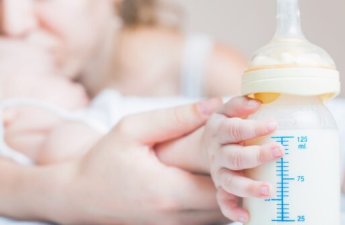 Bu qidalar körpələrinizi ÖLÜMƏ APARIR – Valideynlərə XƏBƏRDARLIQ!