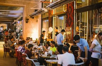Məşhur restoranda ərəb turistin pulu oğurlandı