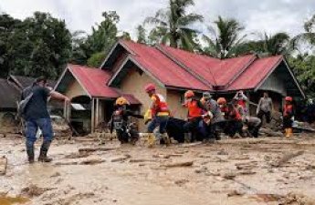Число погибших при оползне в Индонезии достигло 16
