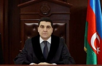 Məhkəmə sədrinin oğlu arvadını öldürüb özünü binadan atdı