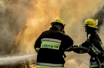 Bakıda dördotaqlı ev yanıb