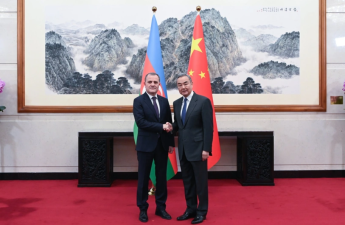 Ceyhun Bayramov çinli həmkarı ilə beynəlxalq prosesləri müzakirə edib