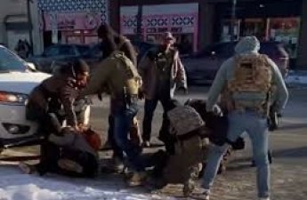 Причастных к стрельбе в Миннеаполисе пограничников отстранили от службы