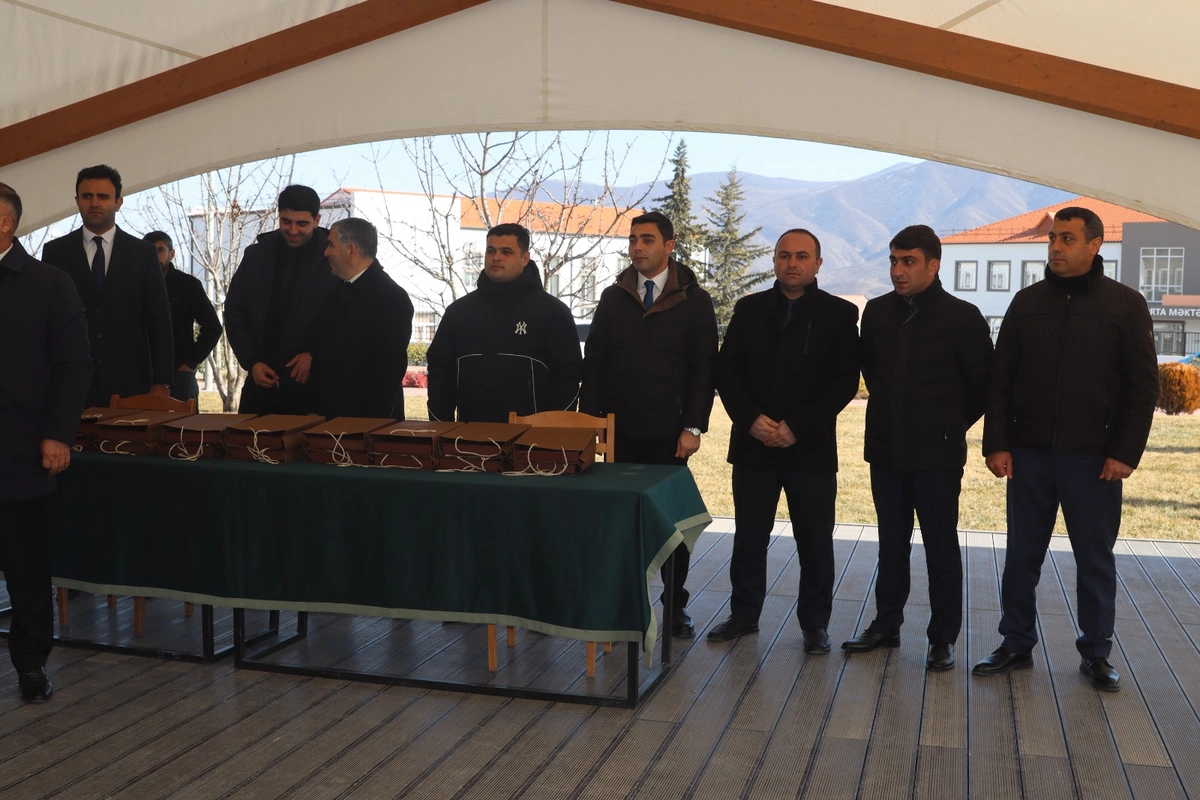 Köç karvanları Xankəndi, Xocalı və Ağdərəyə çatıblar: Açarlar təqdim olunub - FOTO