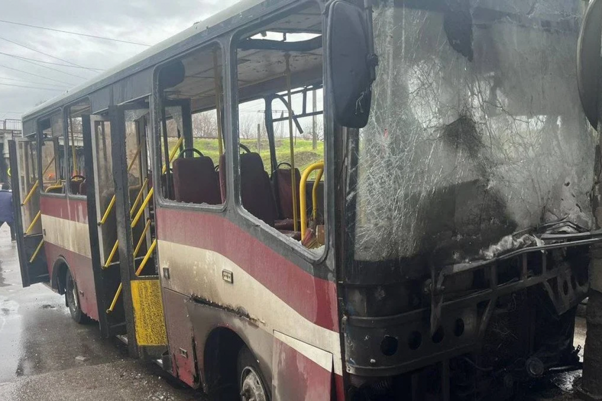 Rusiya ordusunun Xersona atdığı mərmi avtobusa dəyib, ölən və yaralılar var