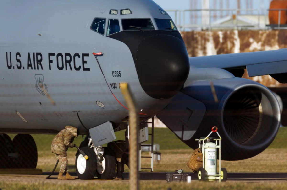 ABŞ-nin nüvə axtaran layneri Britaniyaya endi