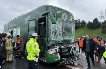 Türkiyə klubunun avtobusu qəzaya uğrayıb, iki futbolçu xəsarət alıb