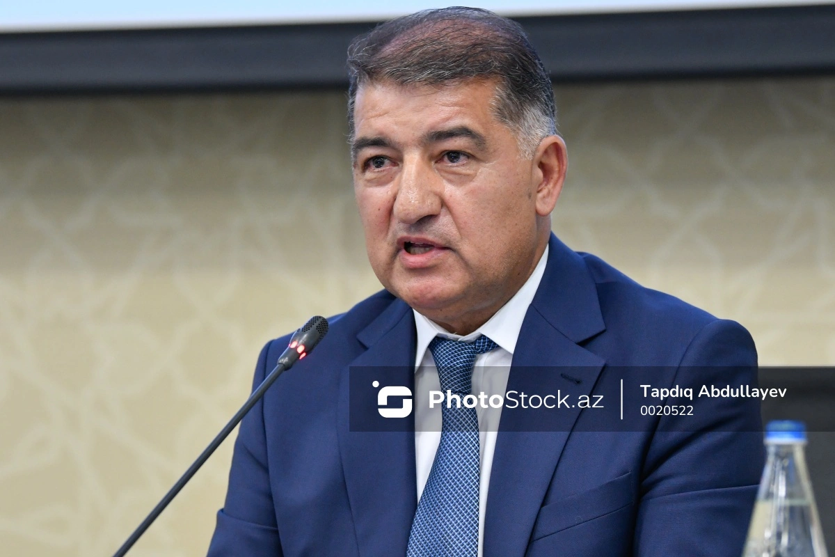 Фирдовси Алиев освободил от должностей своего заместителя и помощника