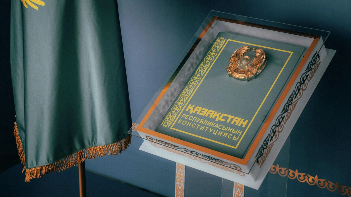 Qazaxıstanda yeni konstitusiyanın ilkin layihəsi təqdim edildi