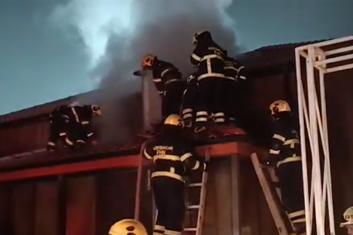 Bakıda restoranda yanğın olub - VİDEO