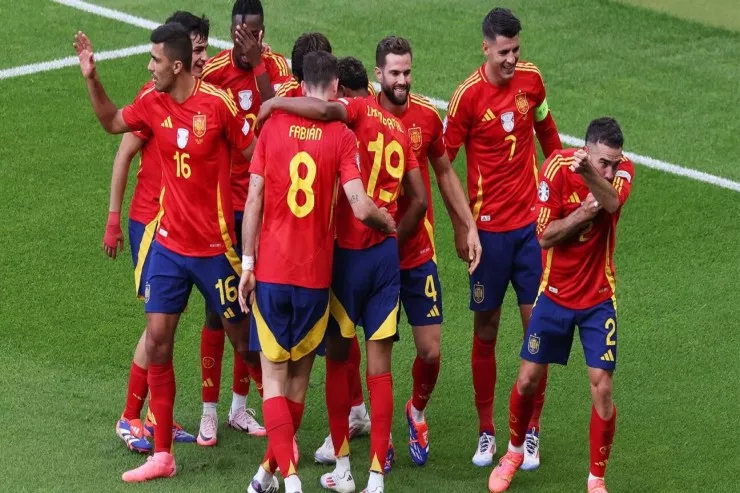 İspaniya millisinin keçmiş oyunçusuna ömürlük PENSİYA - 36 yaşı var