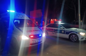 Tovuzda sürücü avtomobilini işıq dirəyinə çırpıb -FOTO