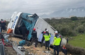 Türkiyədə dəhşətli qəza: 8 nəfər ölüb, 26 nəfər yaralanıb