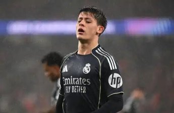 Oyundan çıxarılmasına üsyan edən Arda Gülərdən möhtəşəm performans - VİDEO