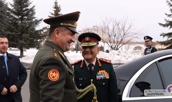 Глава индийского генштаба и министр обороны Армении обсудили развитие сотрудничества-ВИДЕО