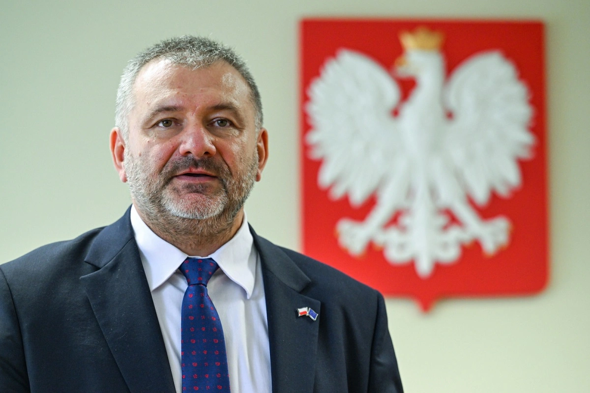 Polşanın ədliyyə naziri keçiddə piyadaya yol vermədiyinə görə cərimələnib