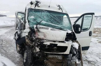 Avtobusla yük maşını toqquşub - Ölən uşaqlar var