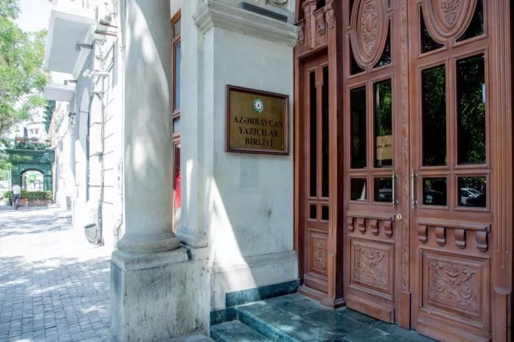 Pul ödəməyən 30-a yaxın şair-yazıçı AYB-dən çıxarıldı